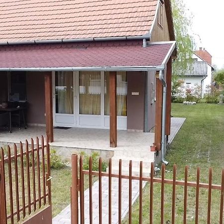 Vadszolo Apartman Balatonmáriafürdő Екстериор снимка